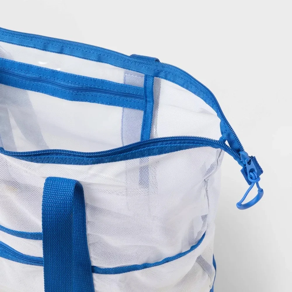 Blue and White Tote Bag with detachable cooler and waterproof pocket. NEW!